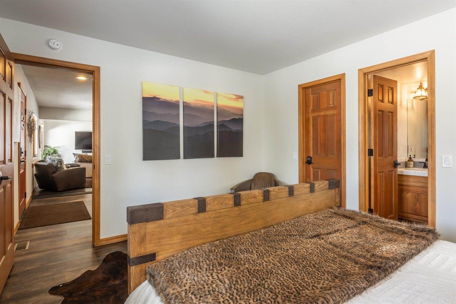 27 Jahan Drive, Mammoth Lakes, CA 93546