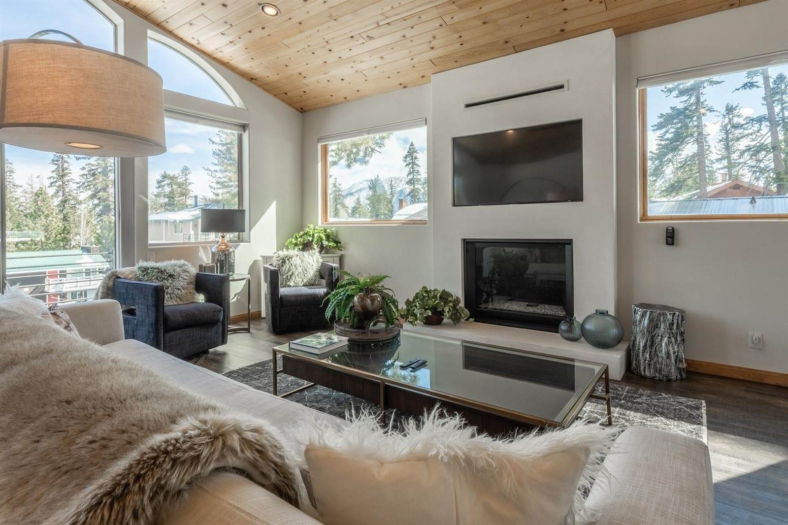 27 Jahan Drive, Mammoth Lakes, CA 93546