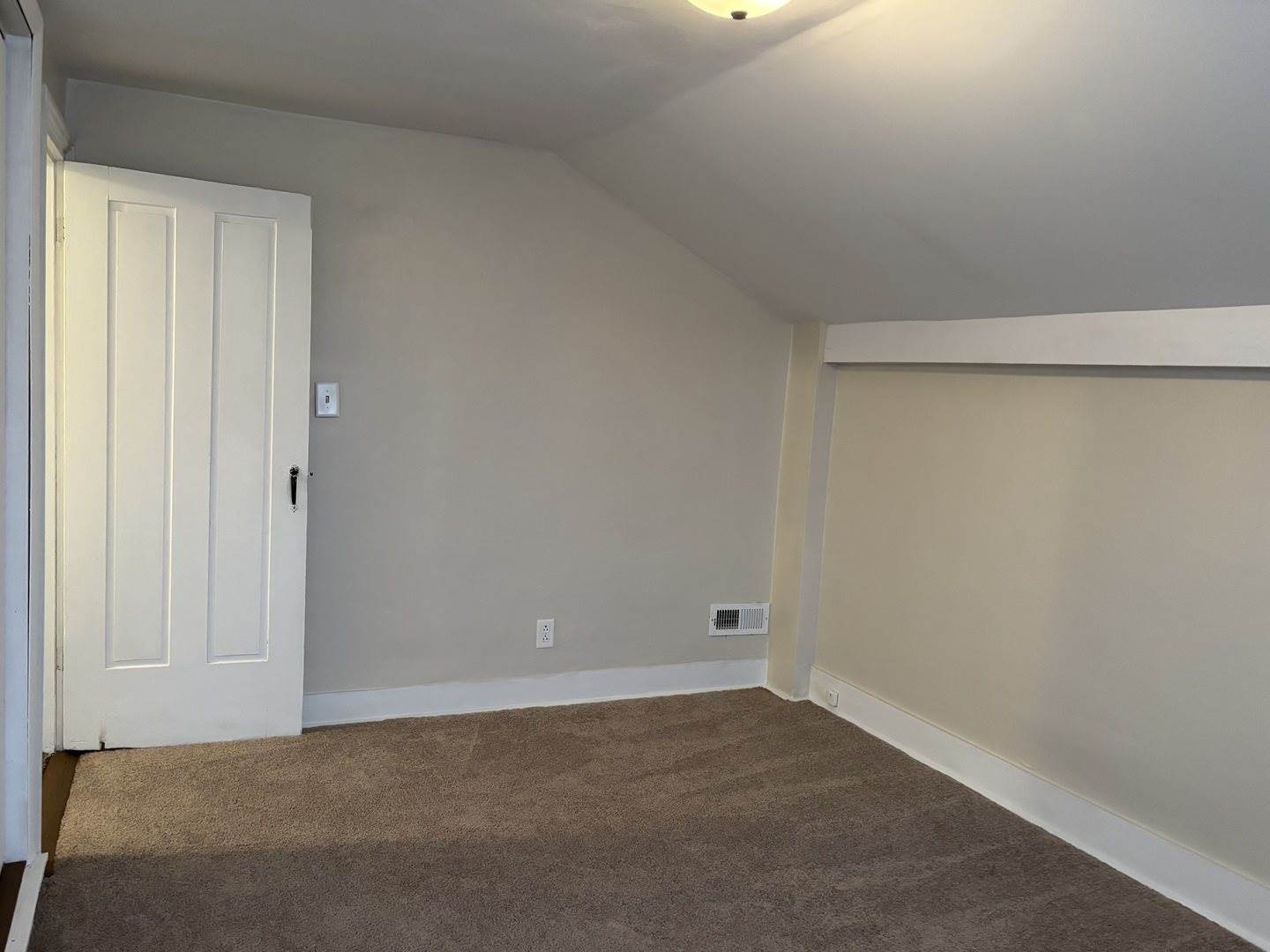 2077 Browns Mill Road, Freeport, IL 61032