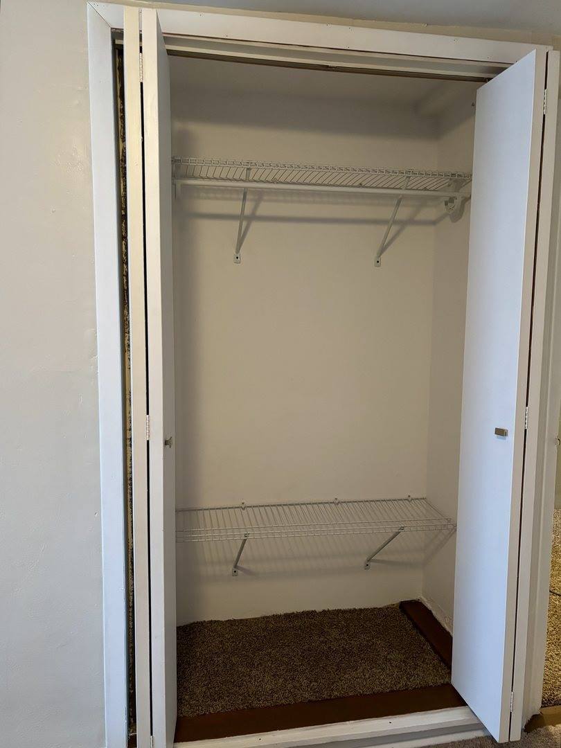 2077 Browns Mill Road, Freeport, IL 61032