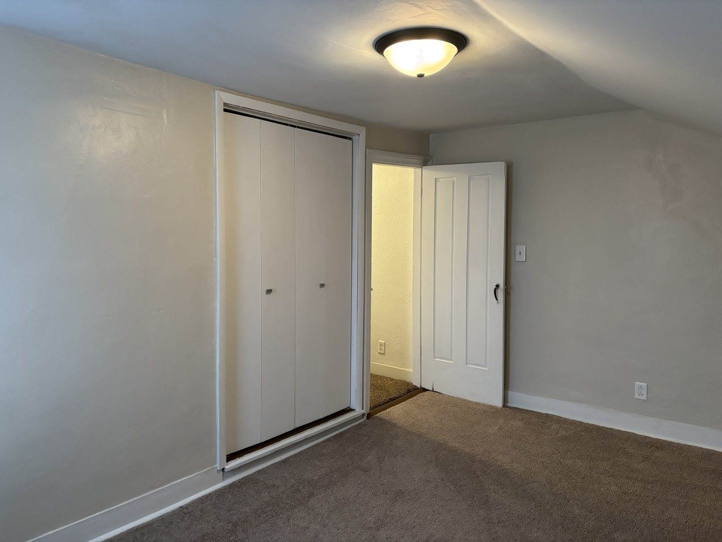 2077 Browns Mill Road, Freeport, IL 61032