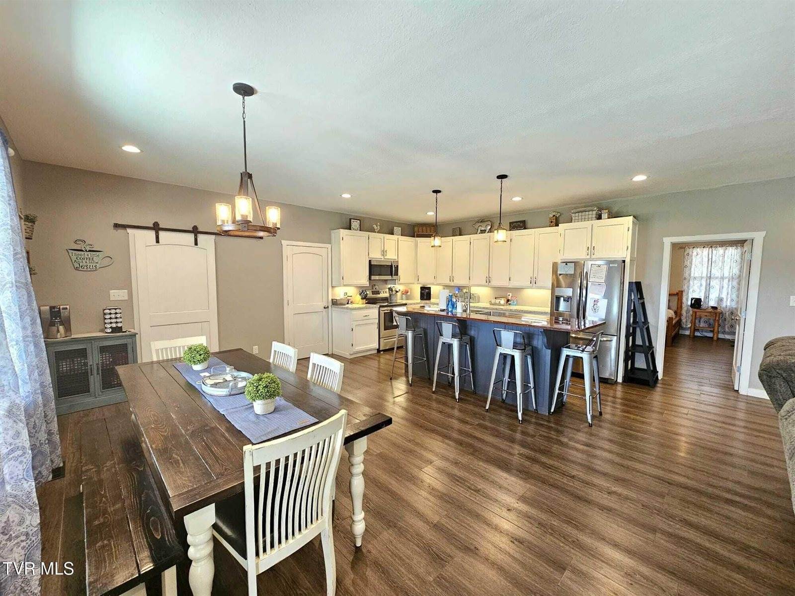 1000 Flatwoods Road, Mosheim, TN 37818