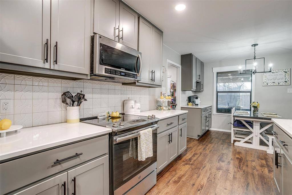 816 Lake Crest Parkway, Azle, TX 76020