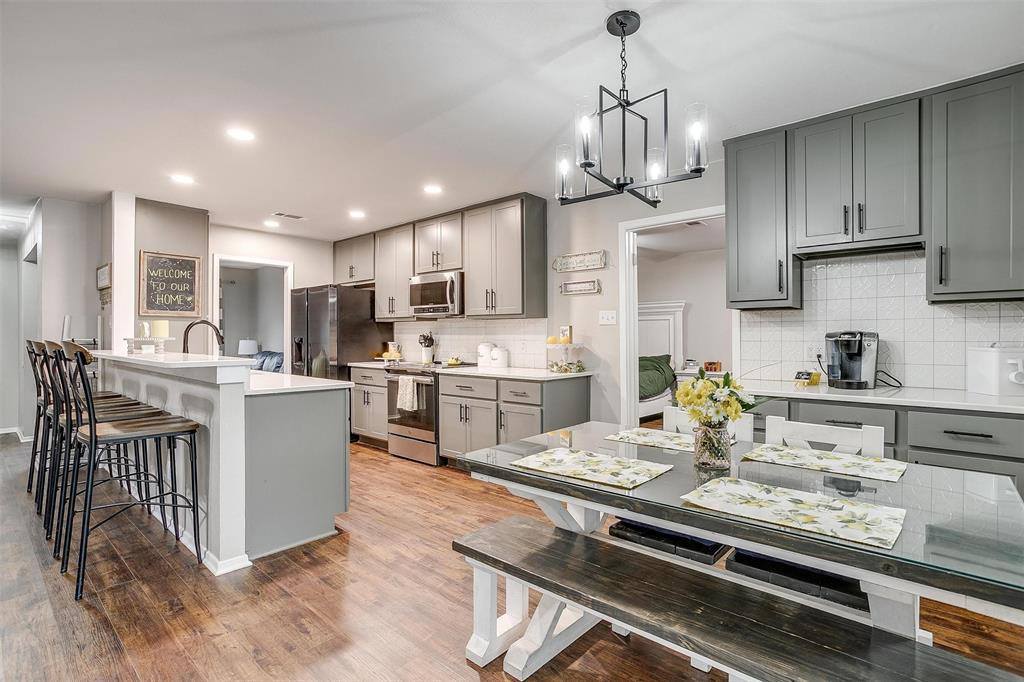 816 Lake Crest Parkway, Azle, TX 76020