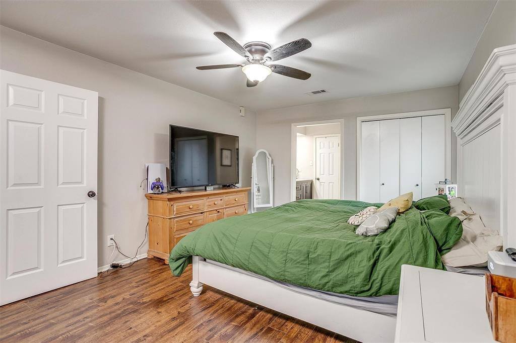 816 Lake Crest Parkway, Azle, TX 76020