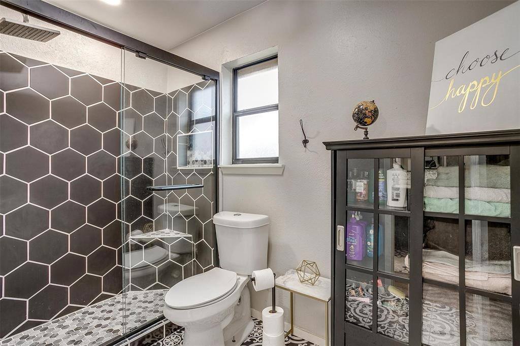 816 Lake Crest Parkway, Azle, TX 76020