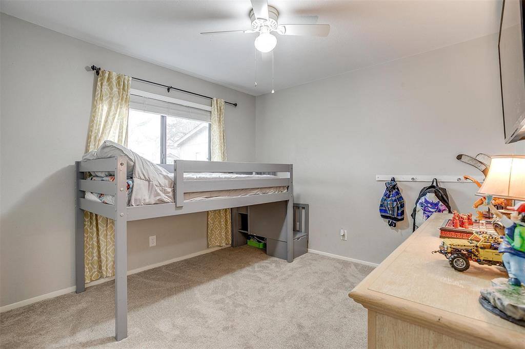 816 Lake Crest Parkway, Azle, TX 76020