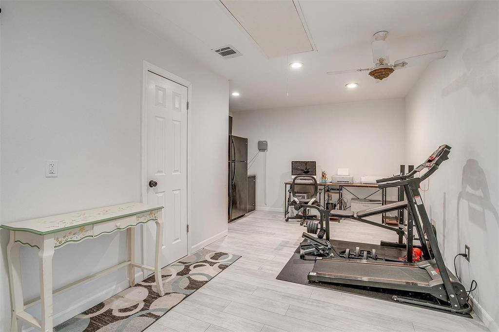 816 Lake Crest Parkway, Azle, TX 76020