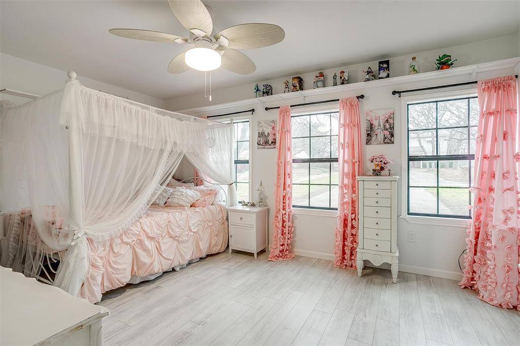 816 Lake Crest Parkway, Azle, TX 76020