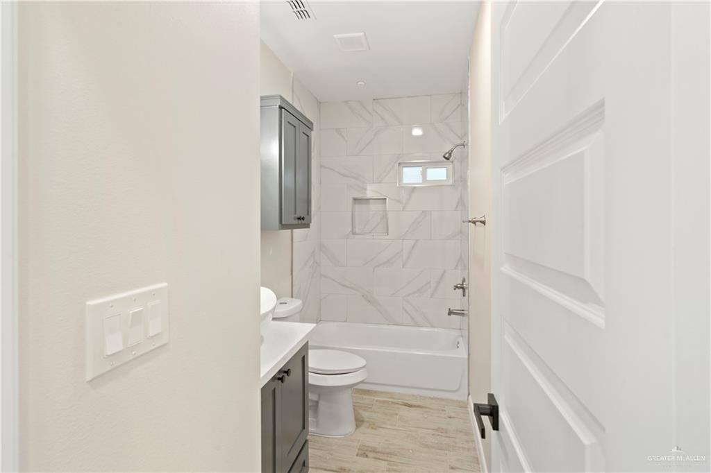 1233 Country Club Drive, Alamo, TX 78589