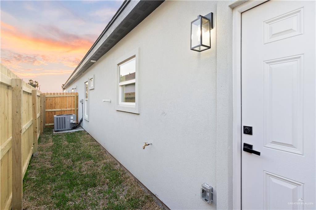 1233 Country Club Drive, Alamo, TX 78589