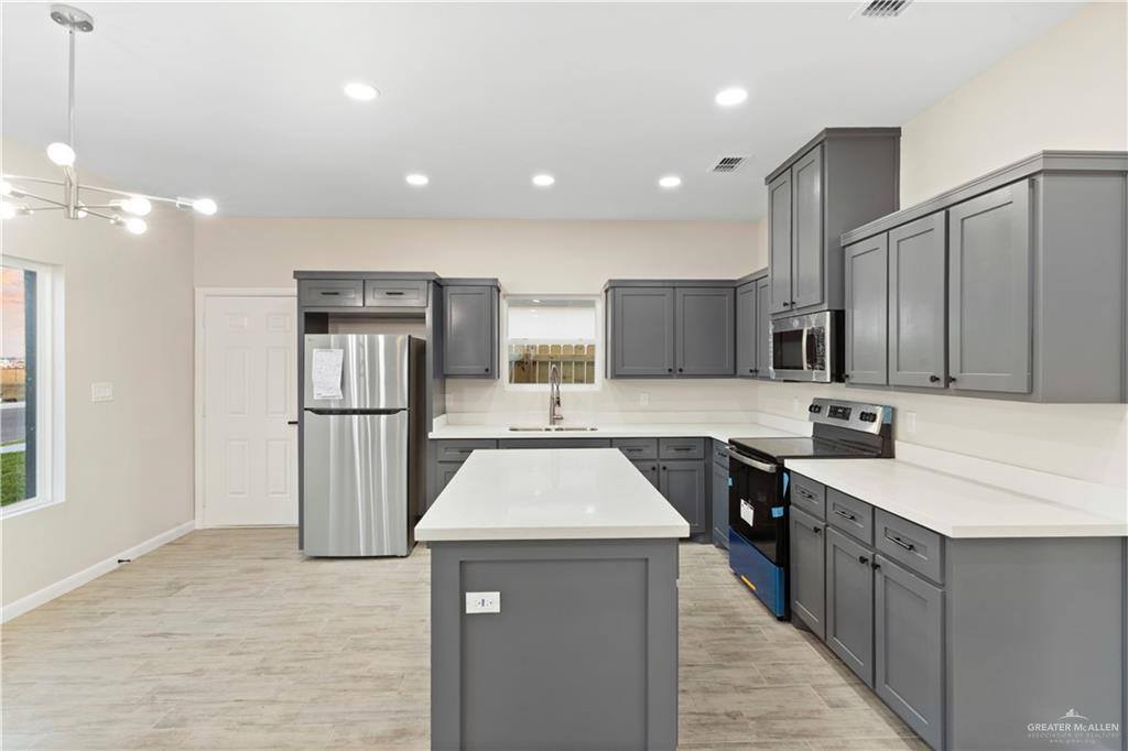 1233 Country Club Drive, Alamo, TX 78589