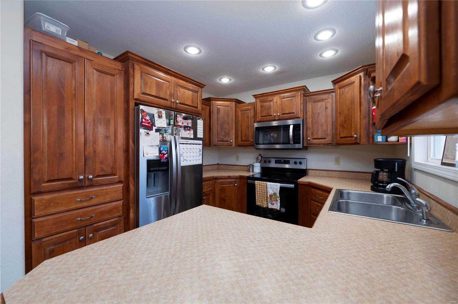 19421 Laveille Road, Waynesville, MO 65583