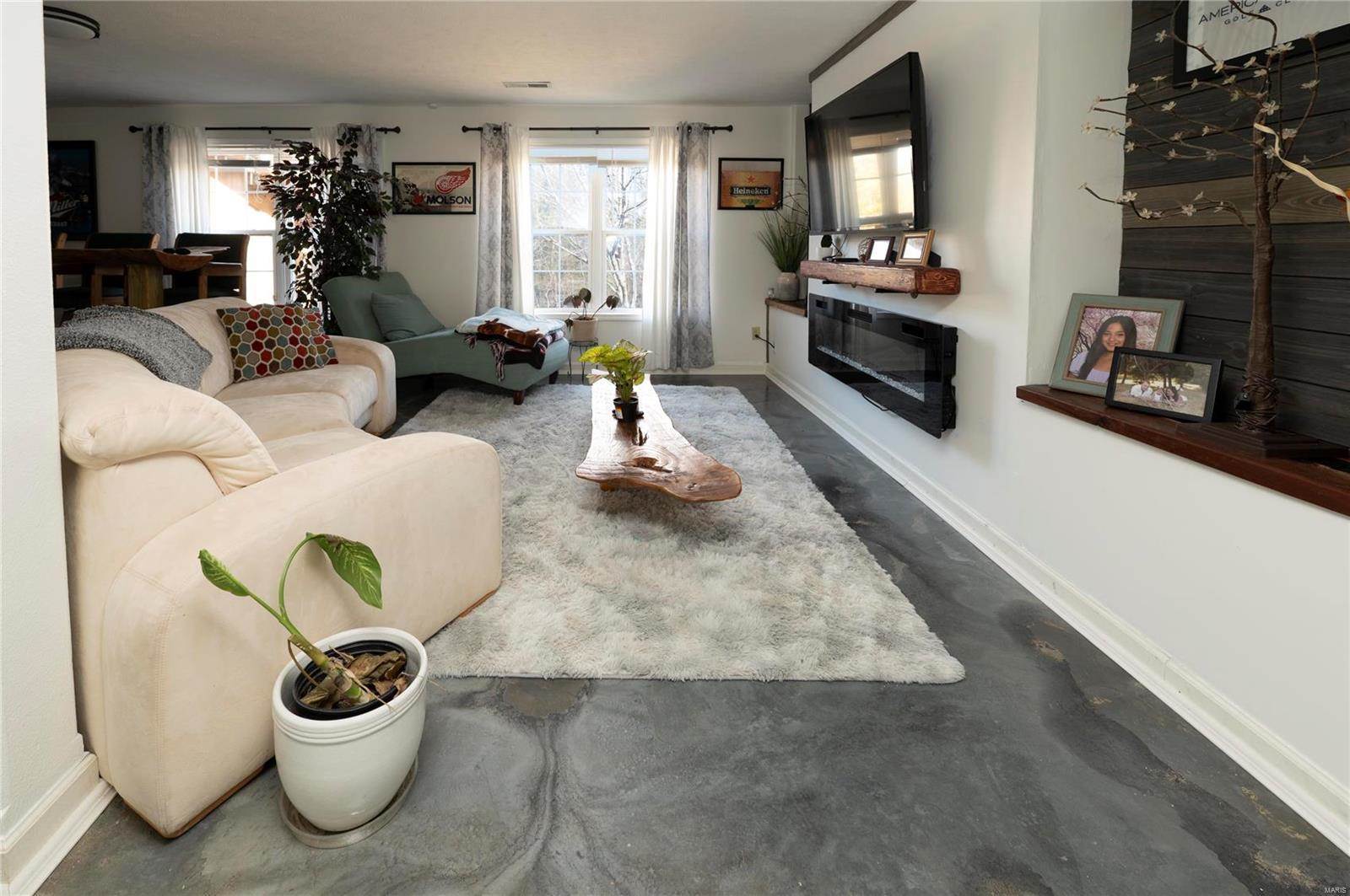 19421 Laveille Road, Waynesville, MO 65583