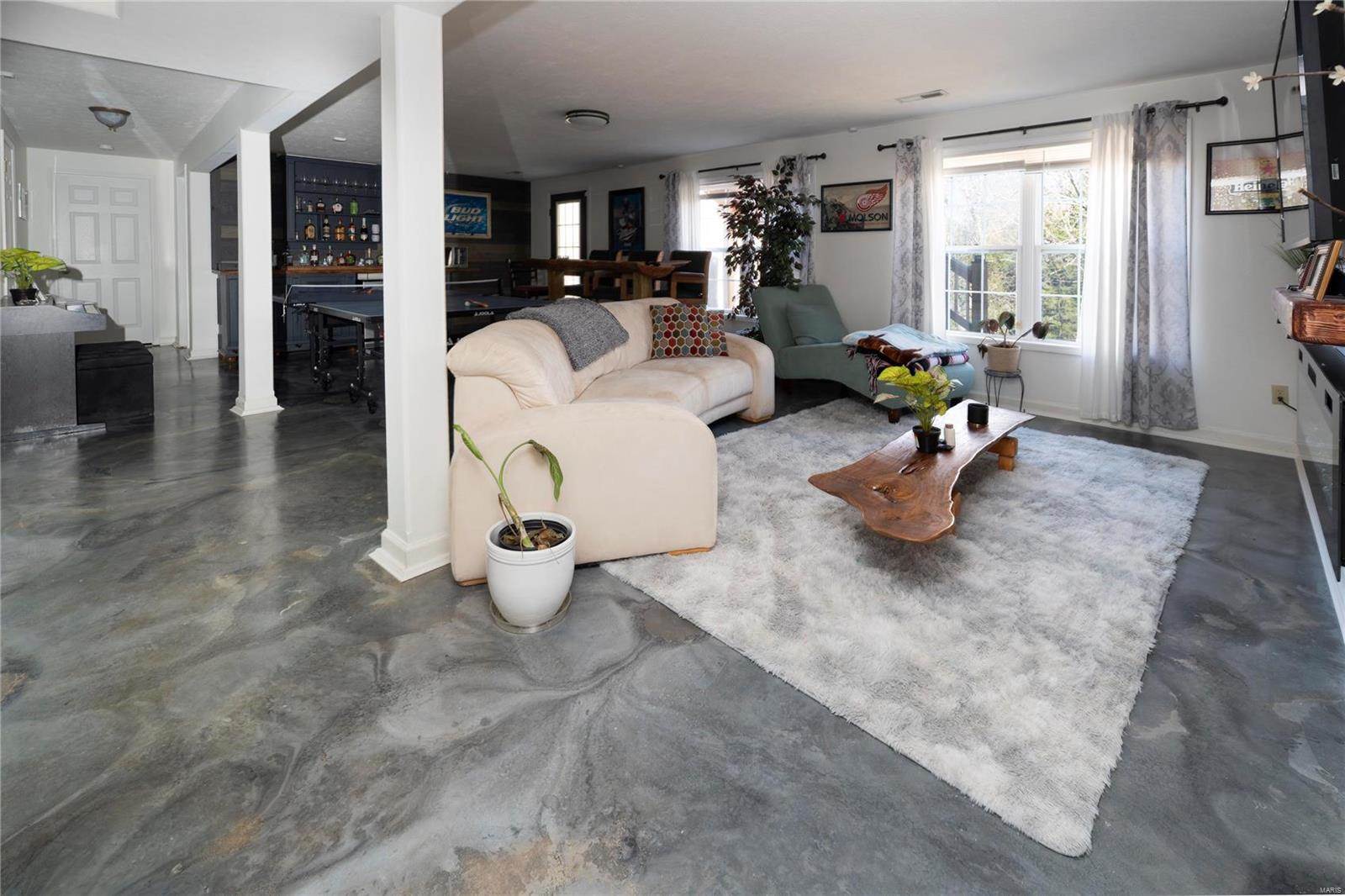 19421 Laveille Road, Waynesville, MO 65583