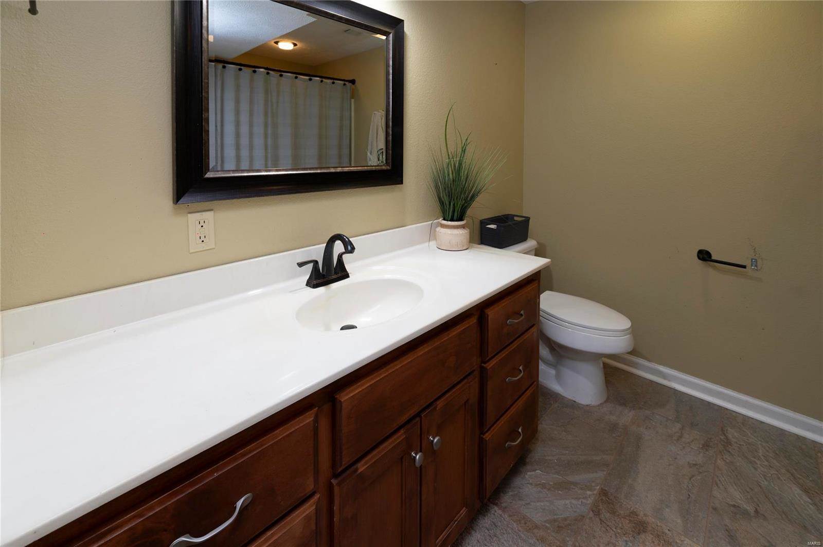 19421 Laveille Road, Waynesville, MO 65583