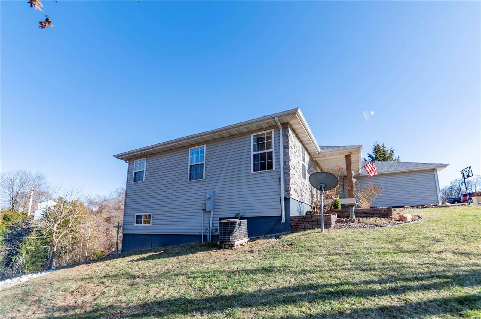 19421 Laveille Road, Waynesville, MO 65583