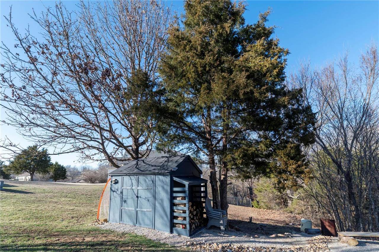 19421 Laveille Road, Waynesville, MO 65583