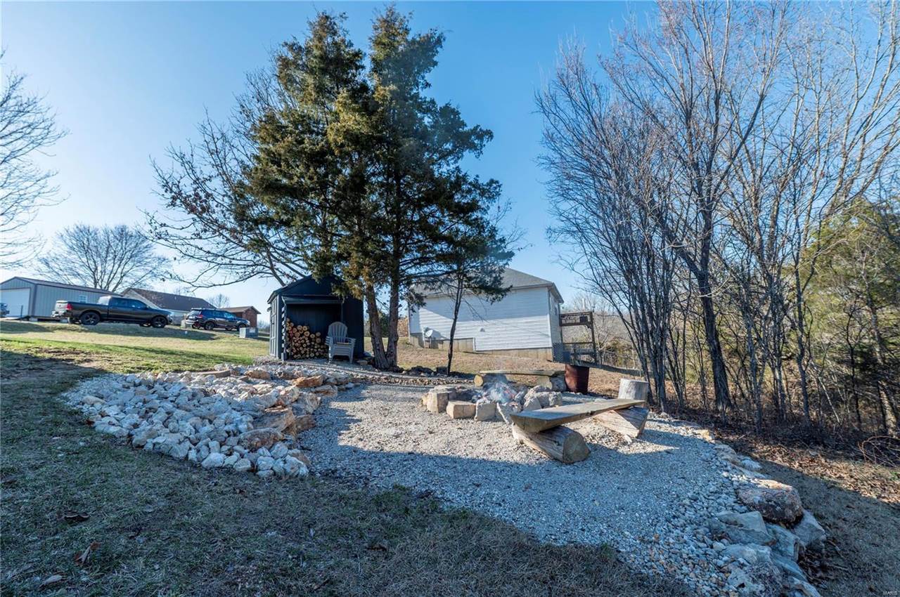 19421 Laveille Road, Waynesville, MO 65583