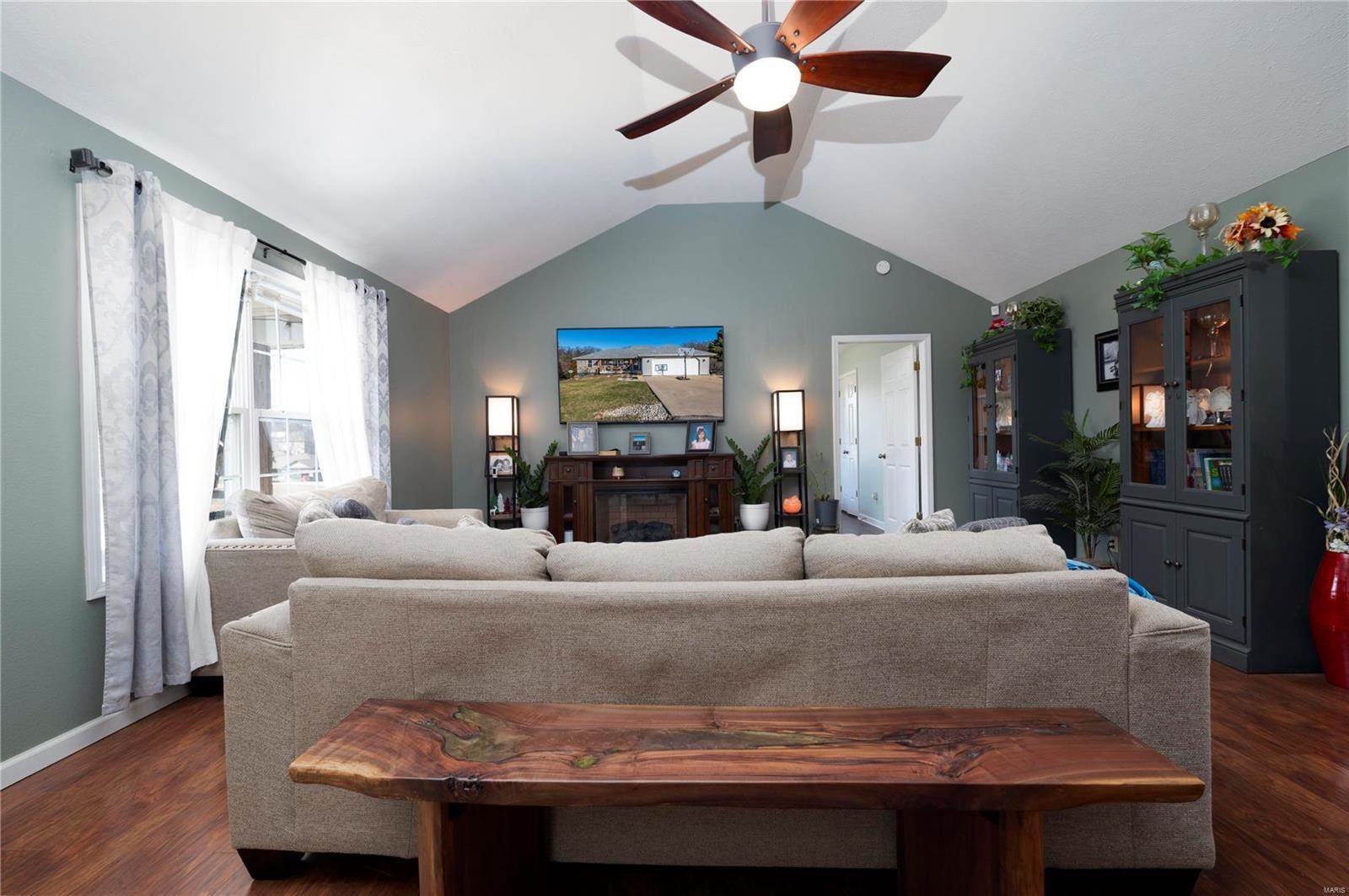 19421 Laveille Road, Waynesville, MO 65583