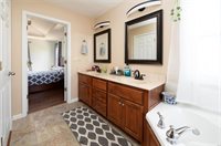 19421 Laveille Road, Waynesville, MO 65583