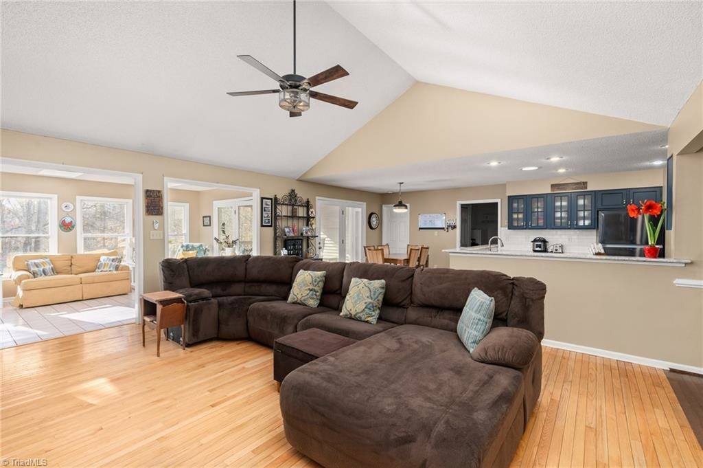 675 Inland Drive, Kernersville, NC 27284