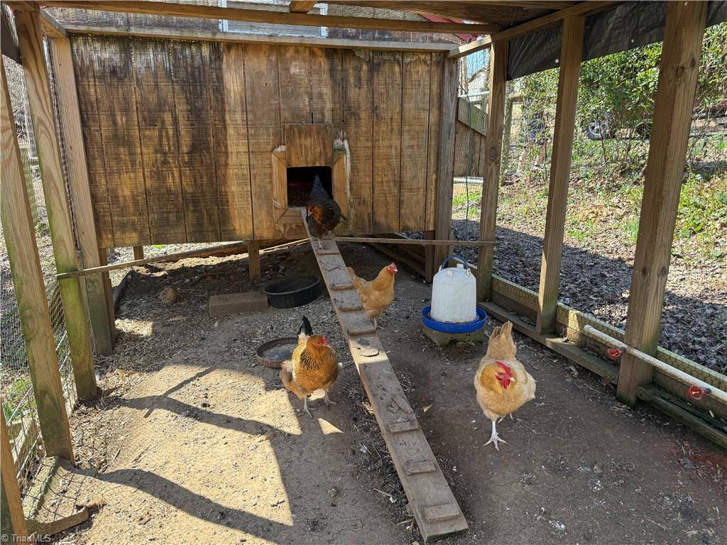 675 Inland Drive, Kernersville, NC 27284