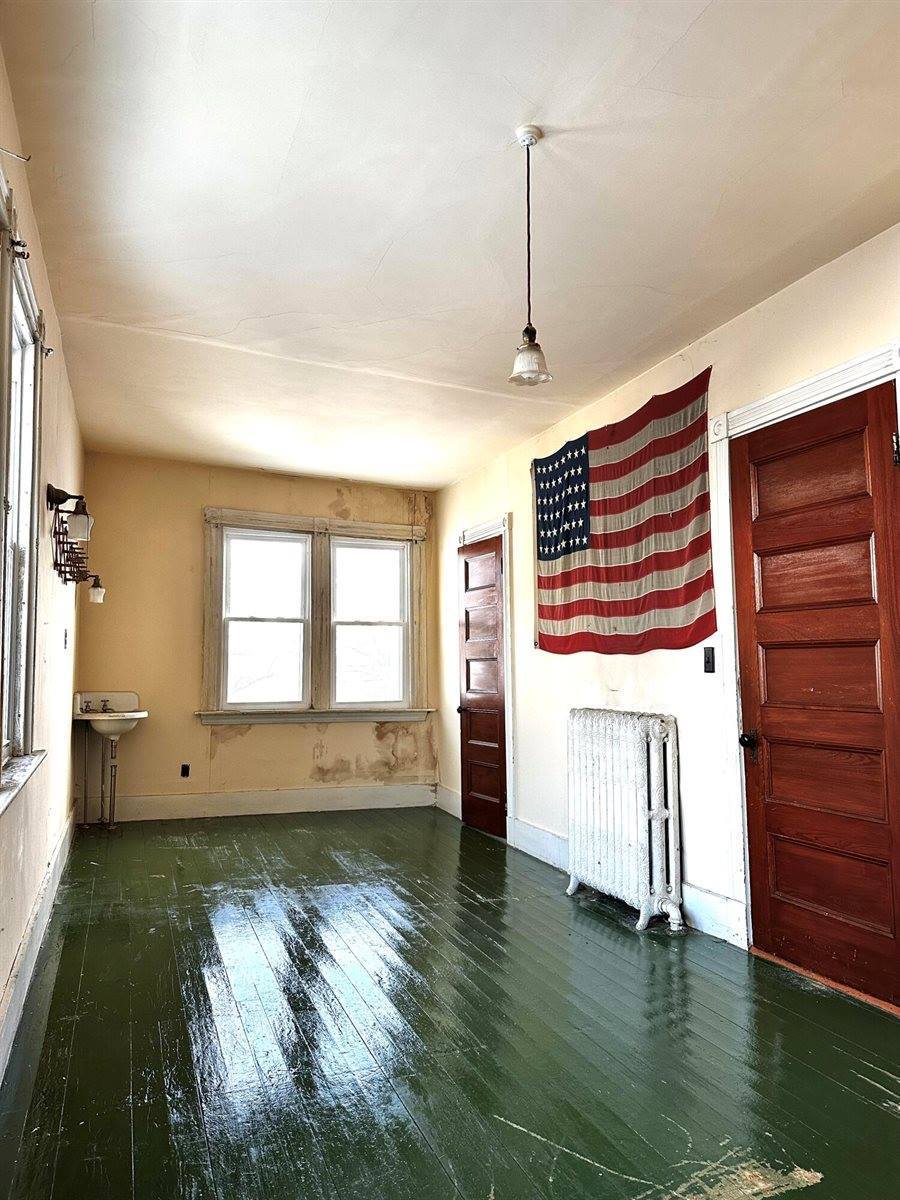 13 Maple Street, Skowhegan, ME 04976