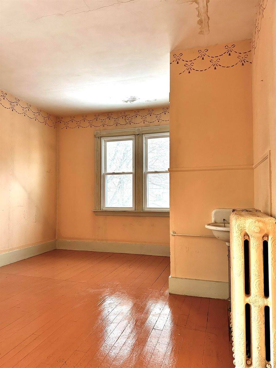 13 Maple Street, Skowhegan, ME 04976