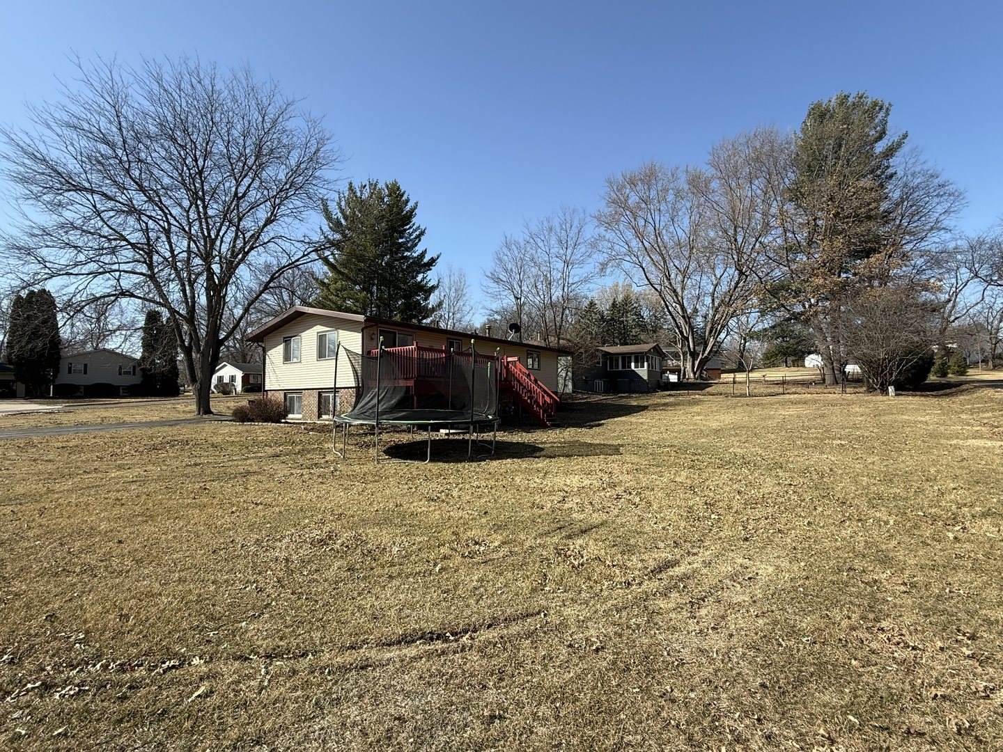 710 North Greenfield Drive, Freeport, IL 61032