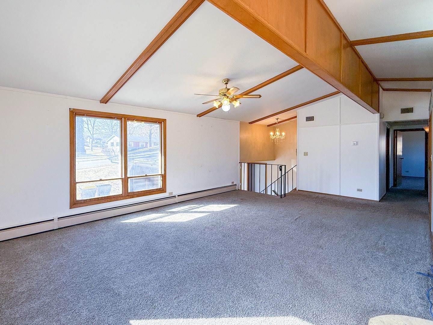 710 North Greenfield Drive, Freeport, IL 61032