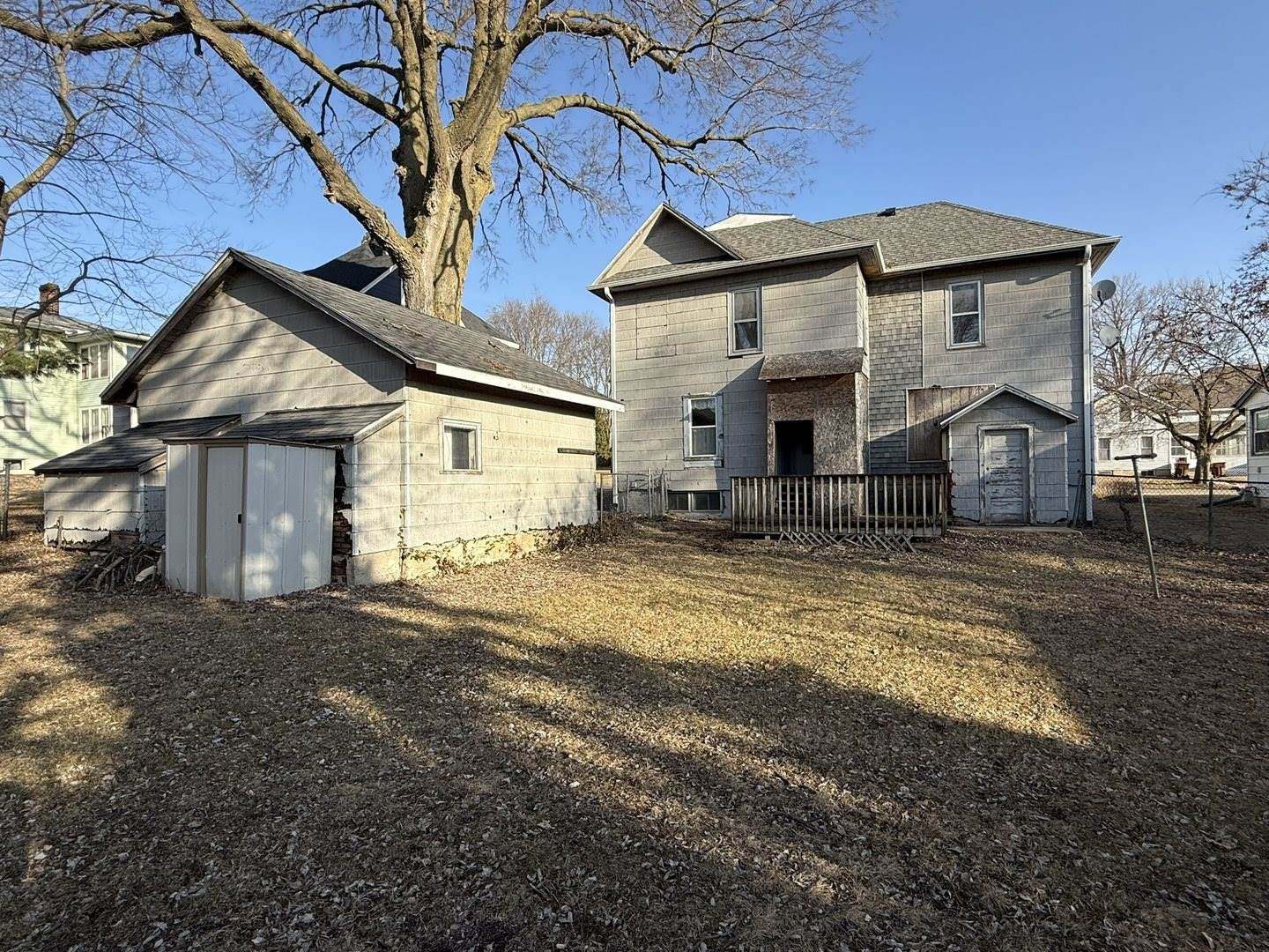 737 West Pleasant Street, Freeport, IL 61032