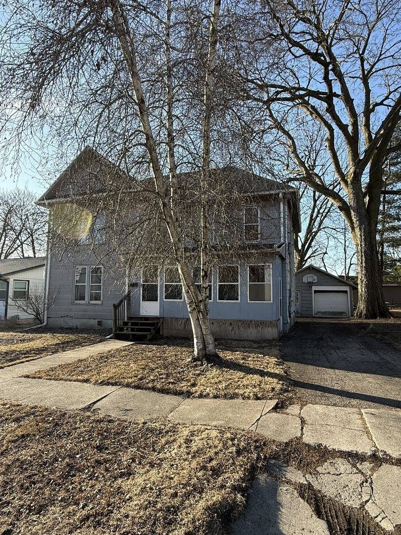 737 West Pleasant Street, Freeport, IL 61032