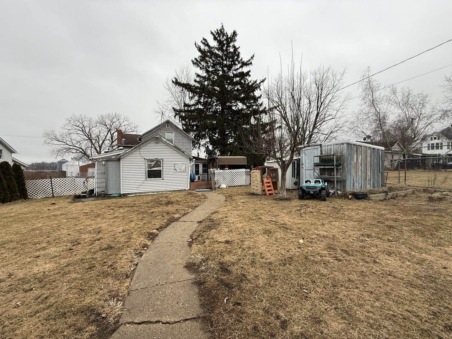 108 Washington Street, Ridott, IL 61067