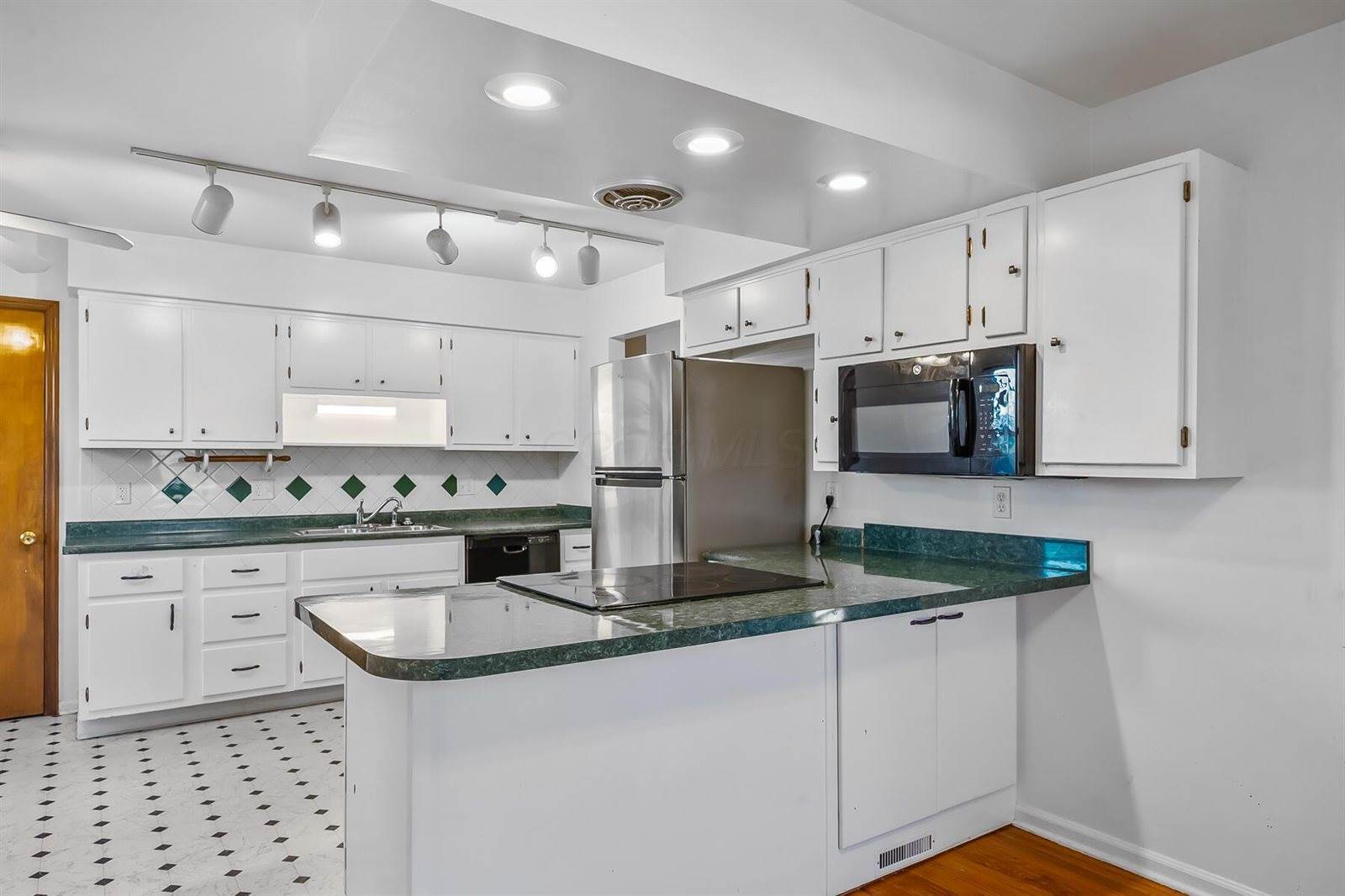 32 Coventry Road, Delaware, OH 43015
