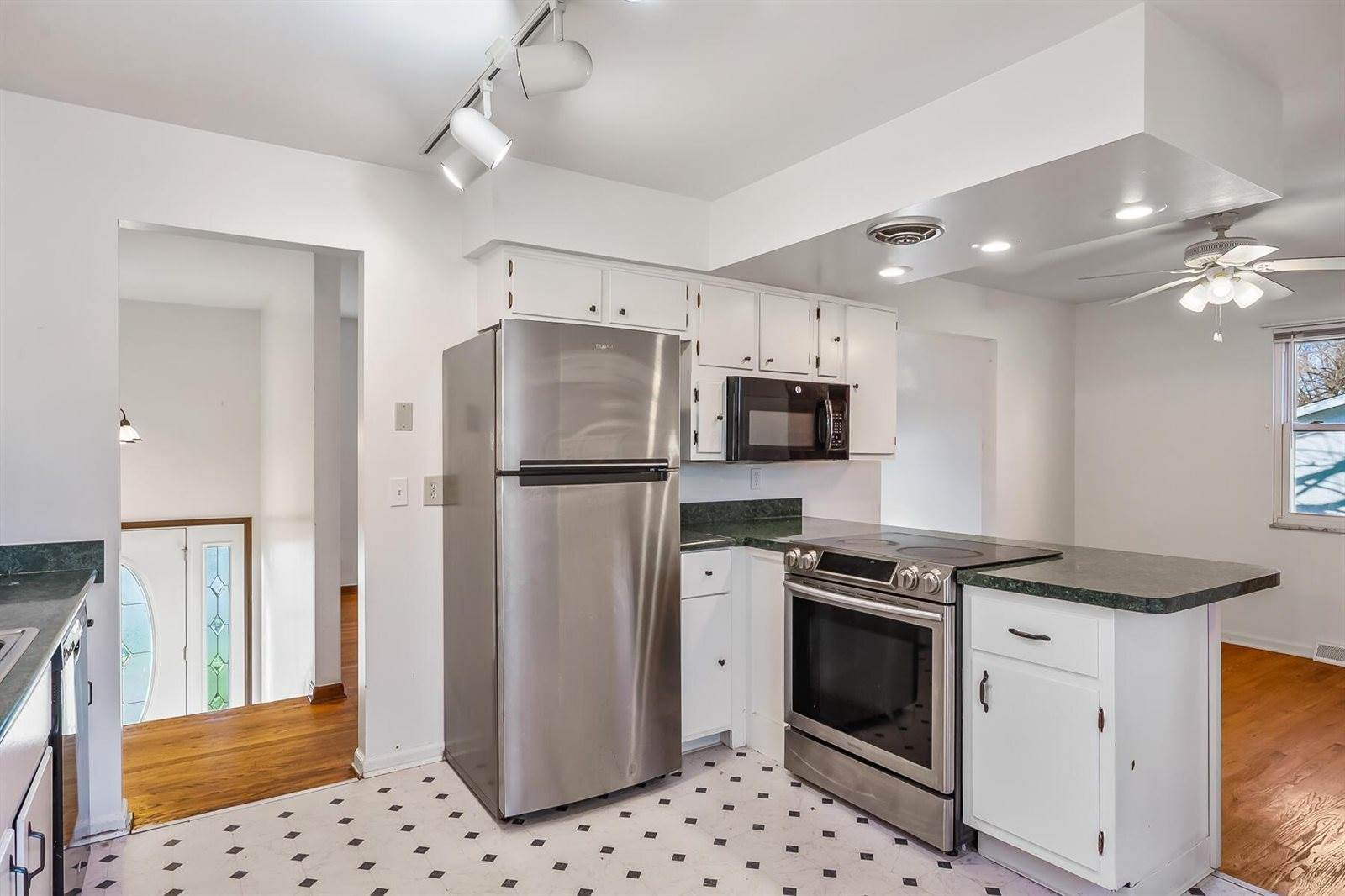 32 Coventry Road, Delaware, OH 43015