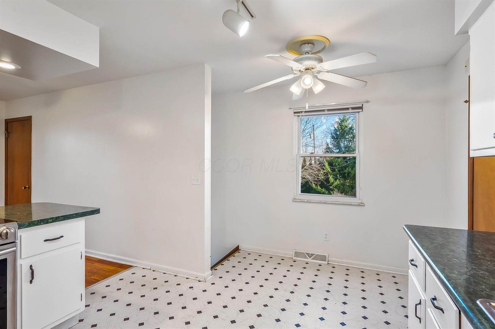 32 Coventry Road, Delaware, OH 43015