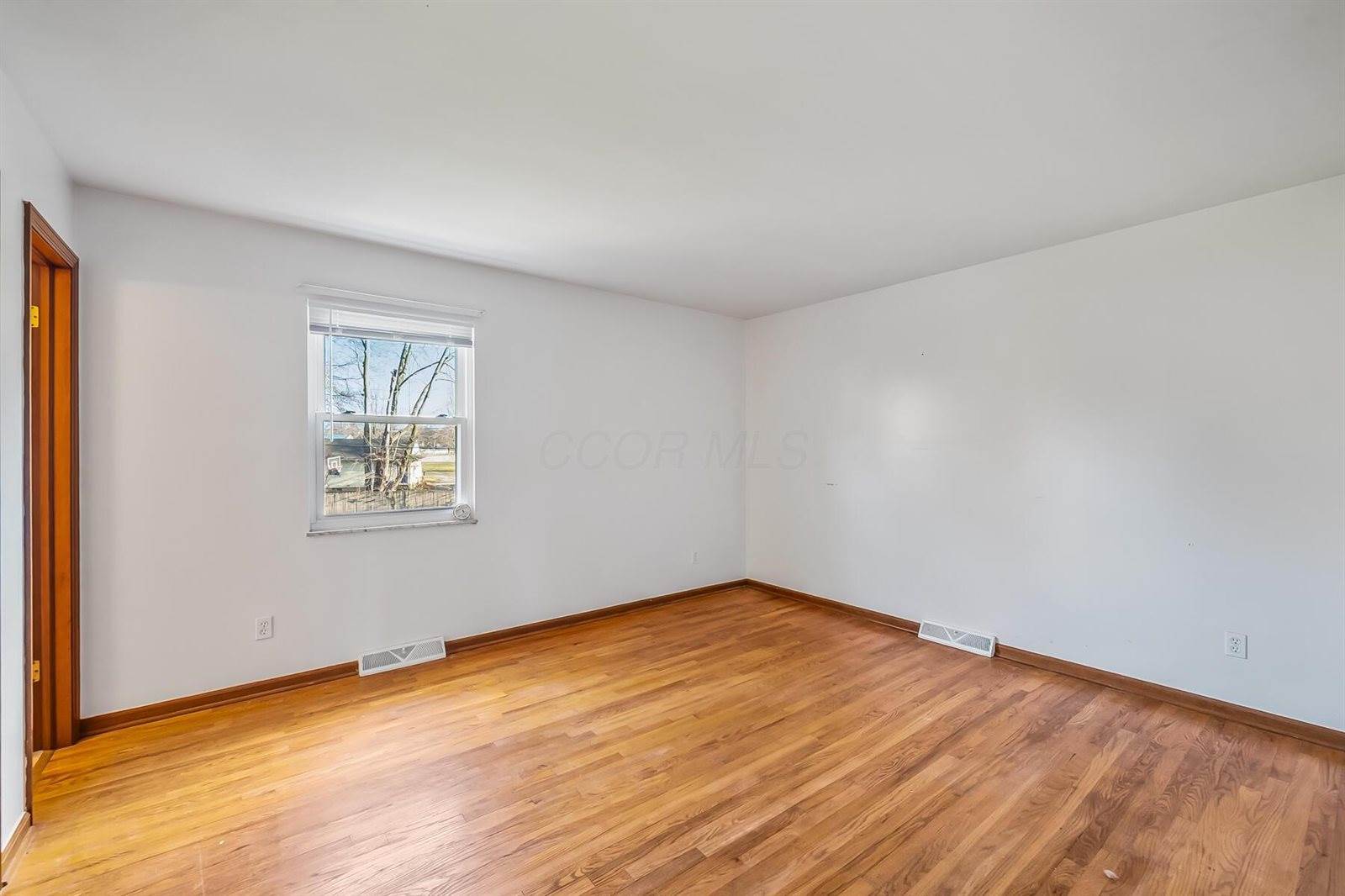 32 Coventry Road, Delaware, OH 43015