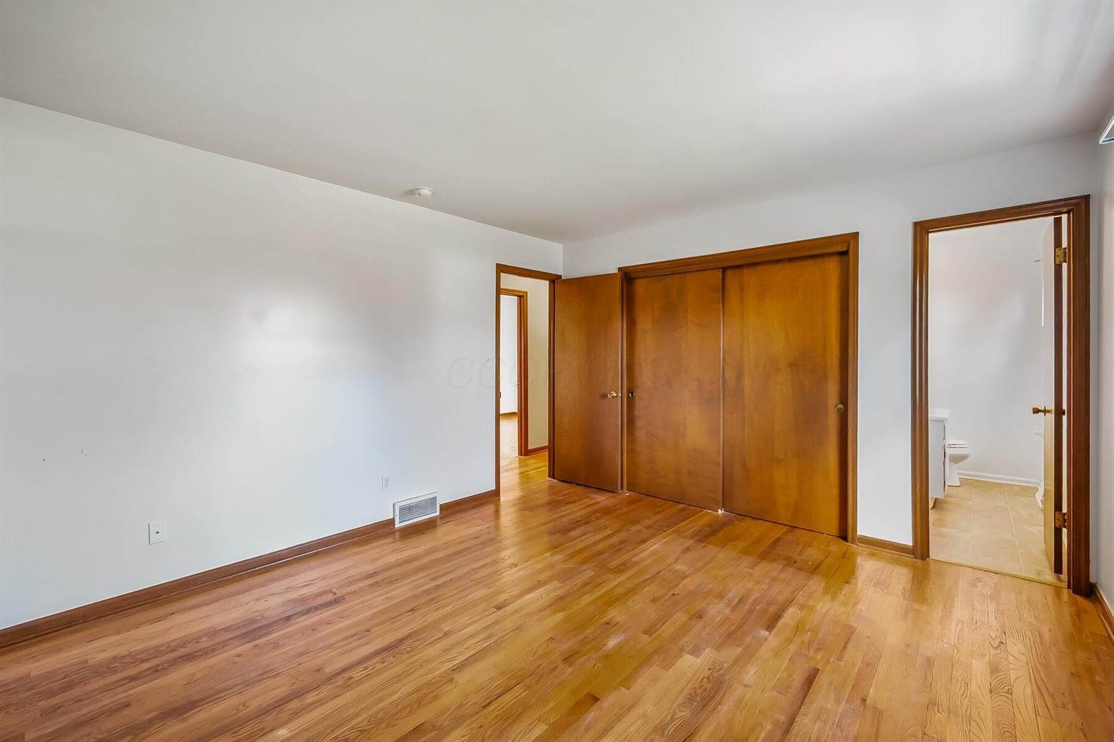 32 Coventry Road, Delaware, OH 43015
