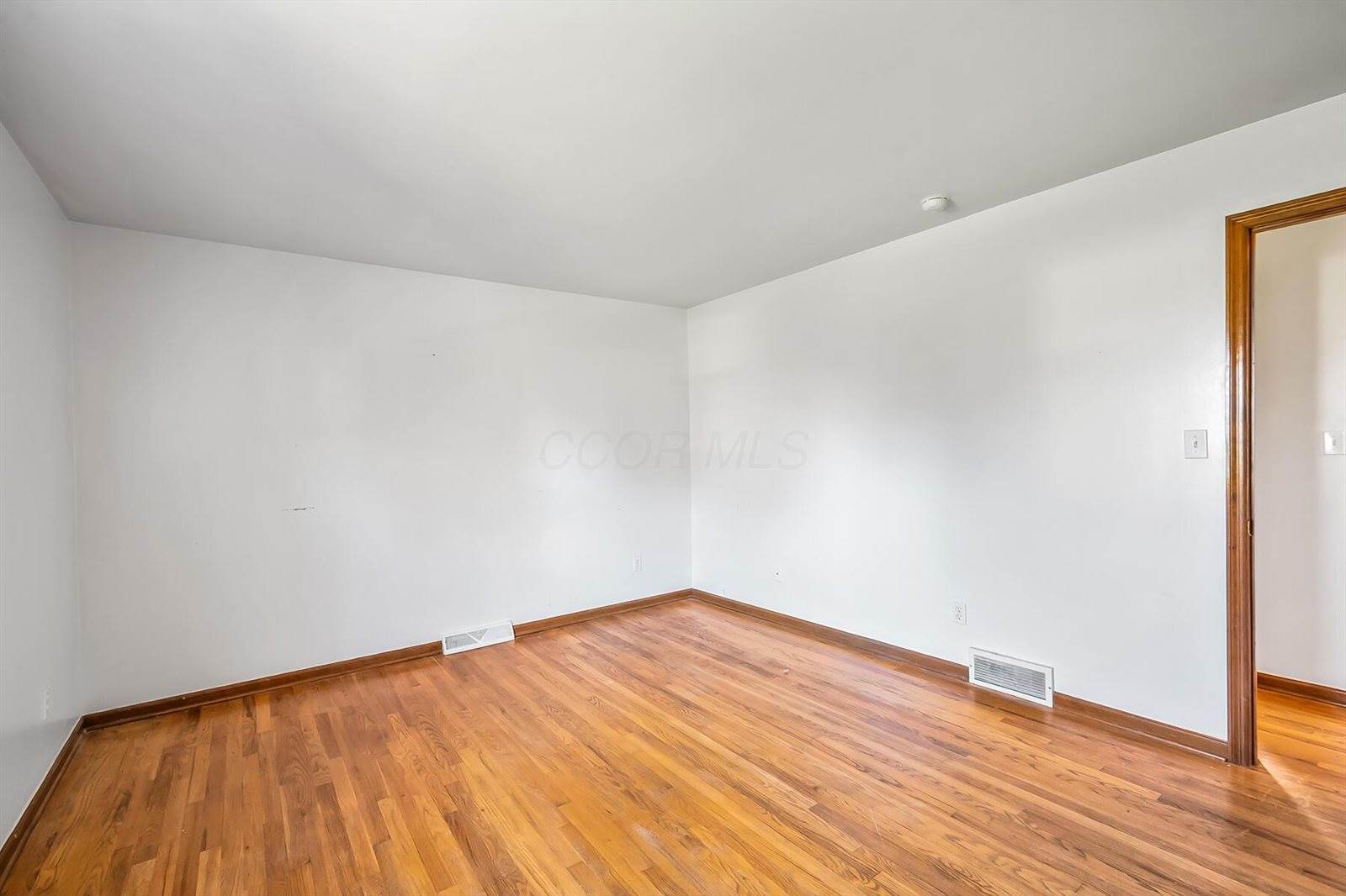 32 Coventry Road, Delaware, OH 43015