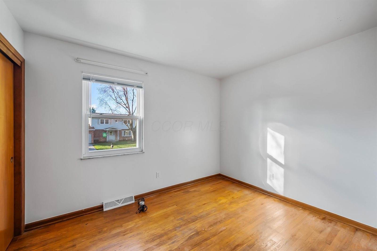32 Coventry Road, Delaware, OH 43015