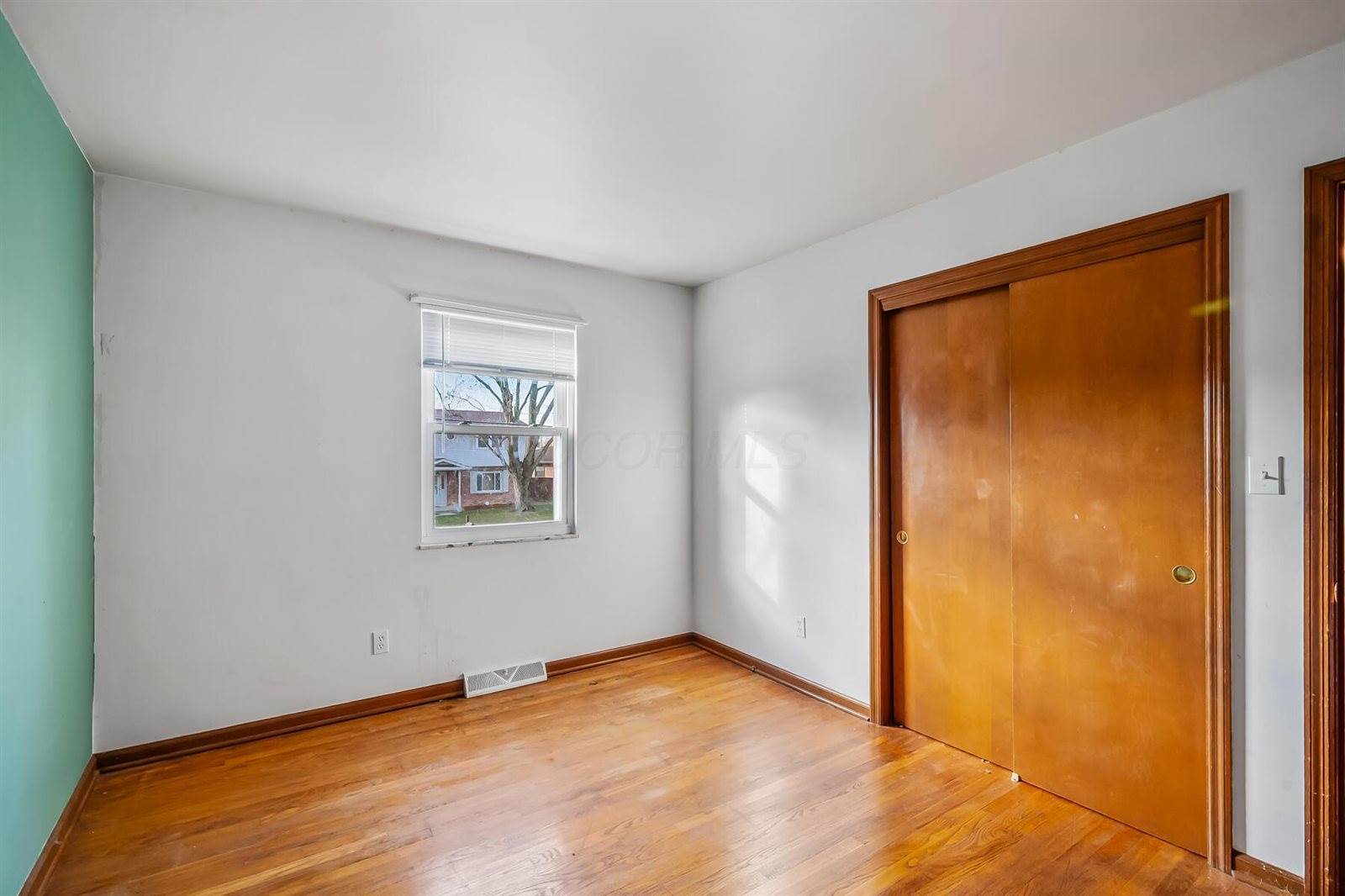 32 Coventry Road, Delaware, OH 43015