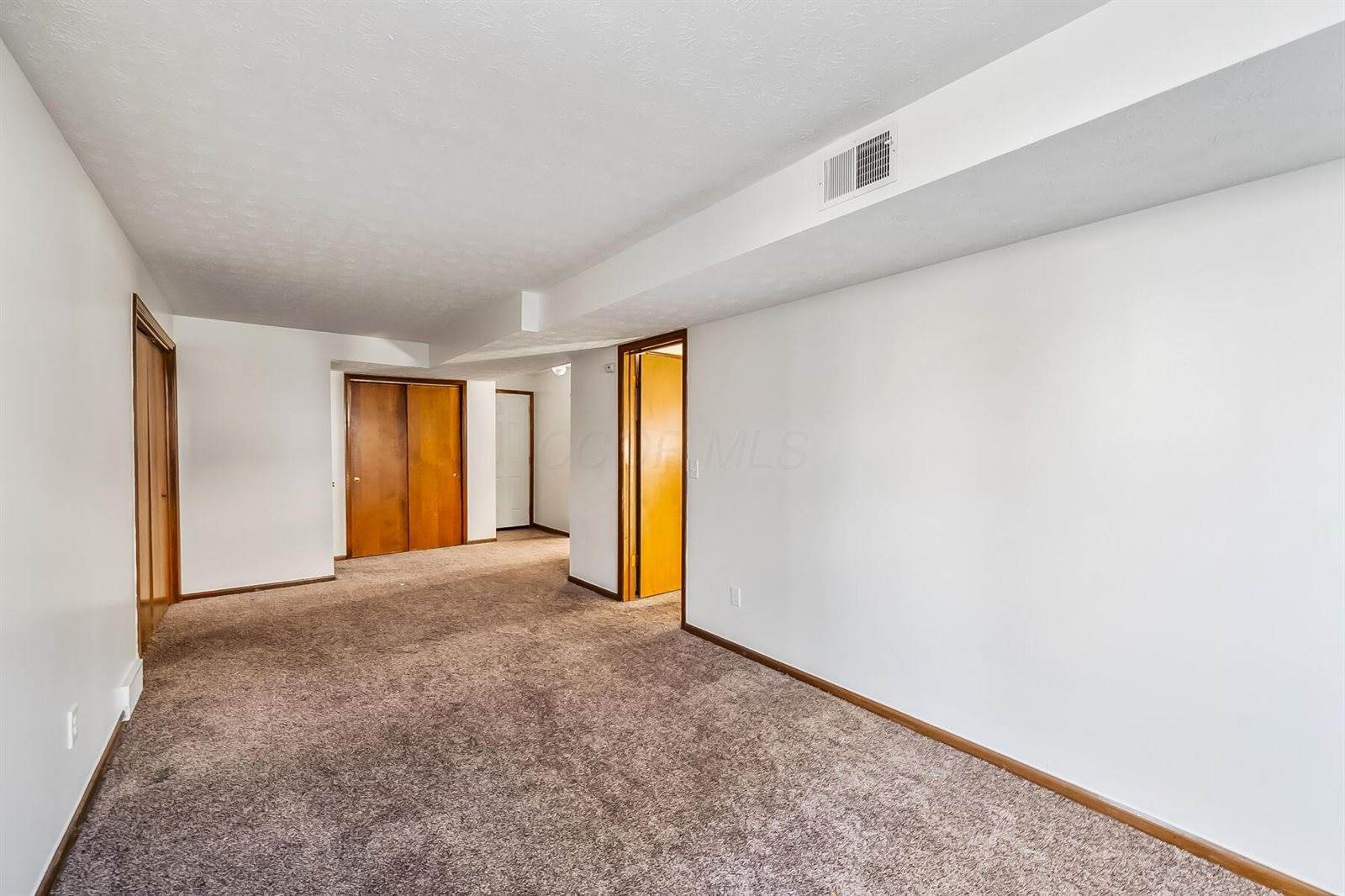 32 Coventry Road, Delaware, OH 43015
