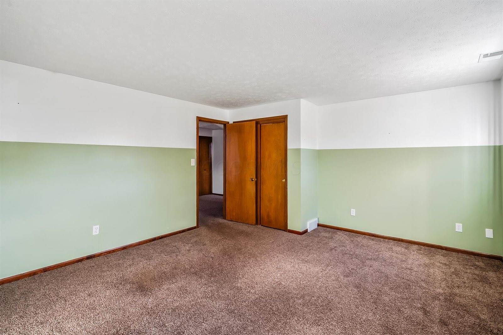 32 Coventry Road, Delaware, OH 43015