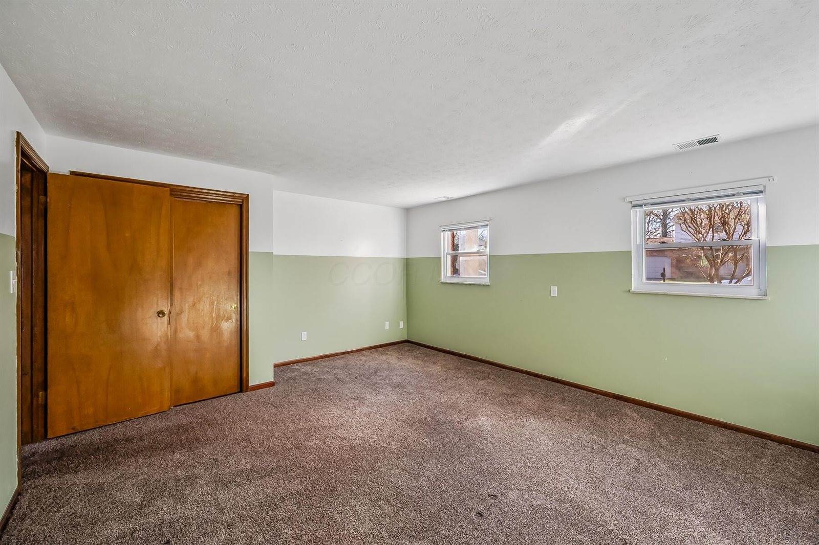 32 Coventry Road, Delaware, OH 43015