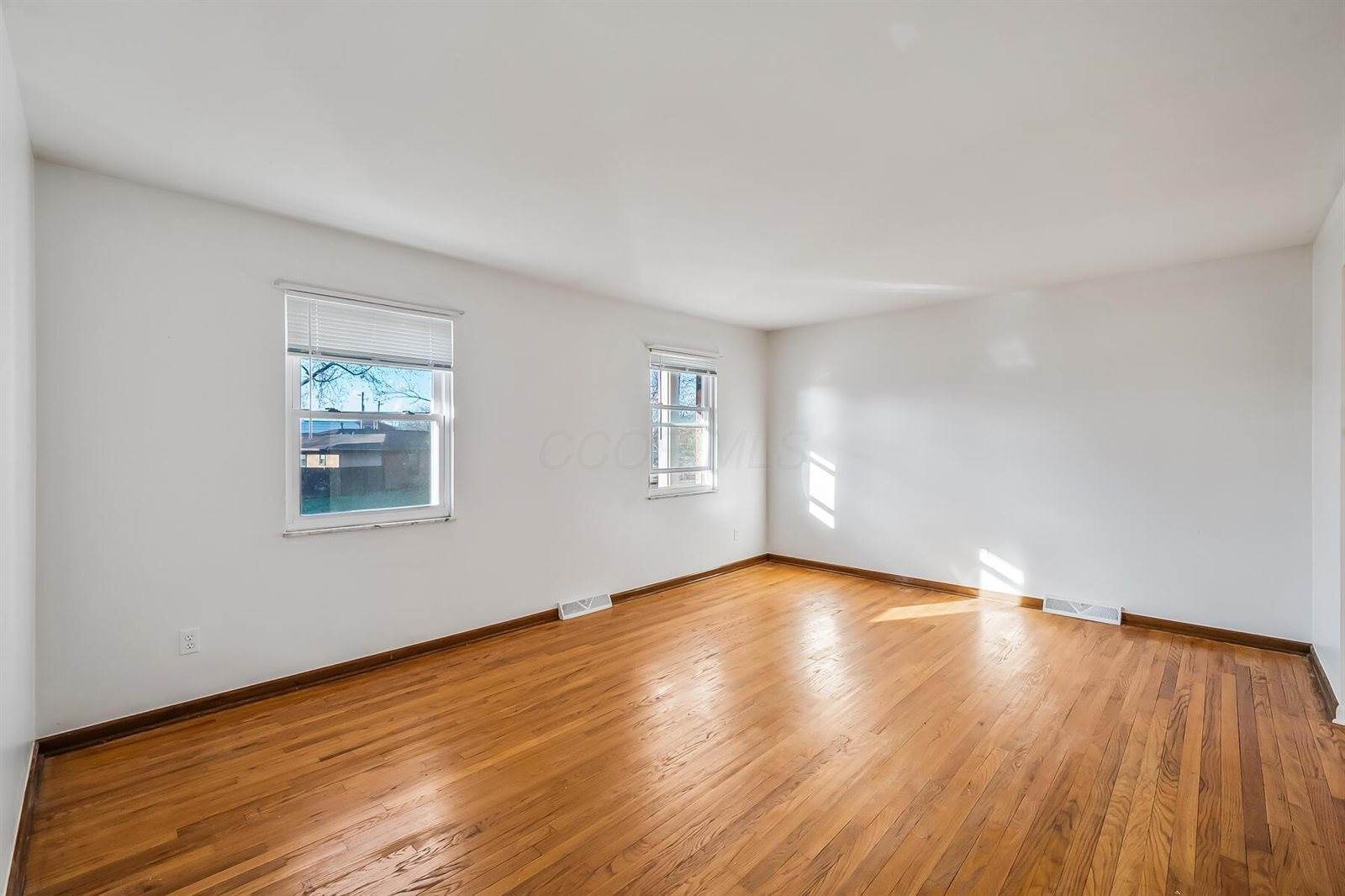 32 Coventry Road, Delaware, OH 43015