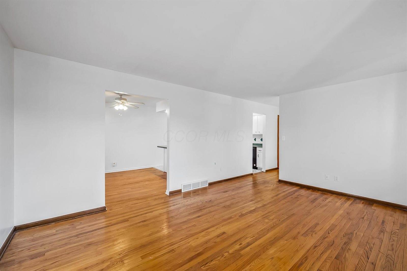 32 Coventry Road, Delaware, OH 43015