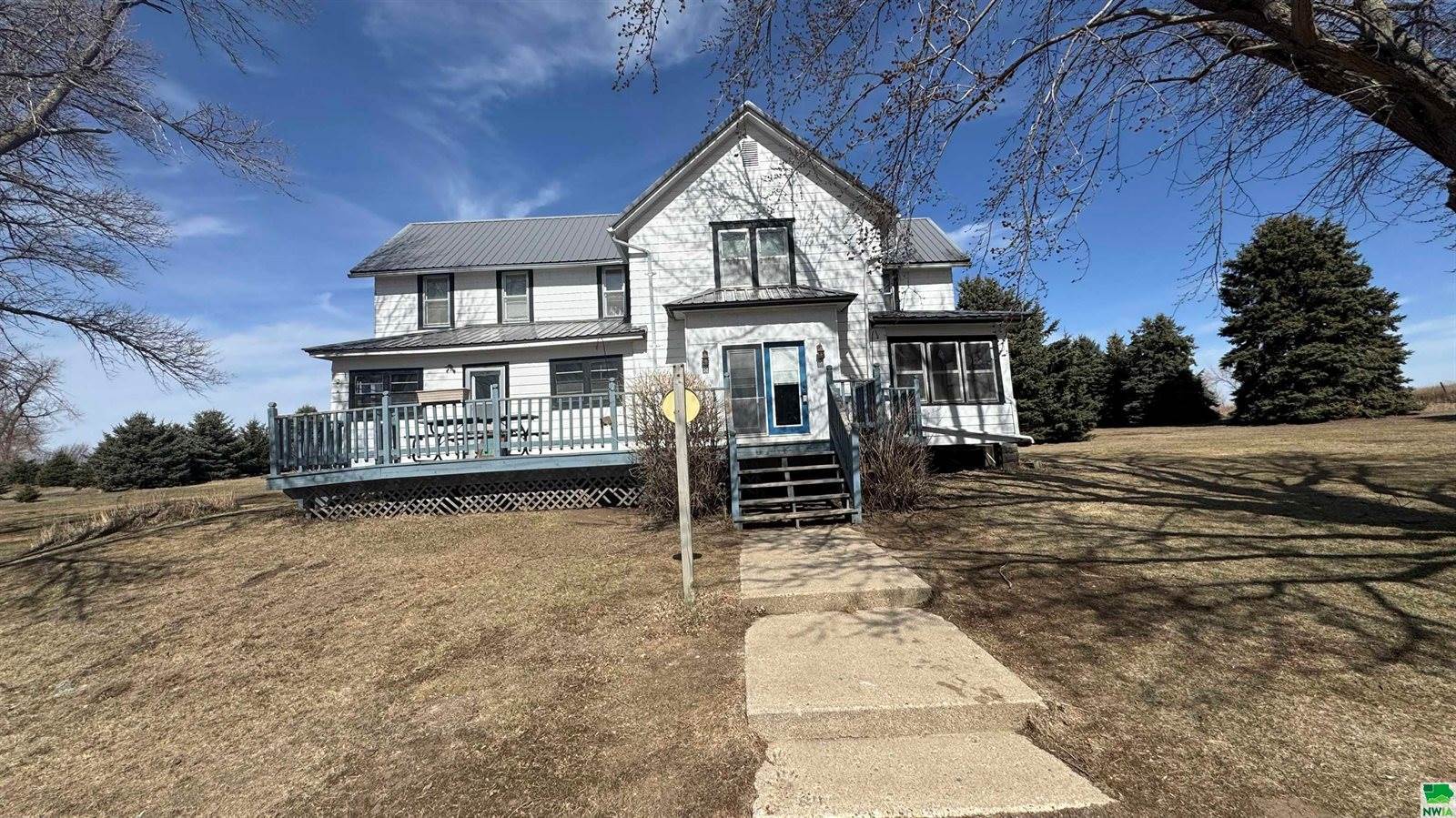 1661 Hancock Ave, Moville, IA 51039