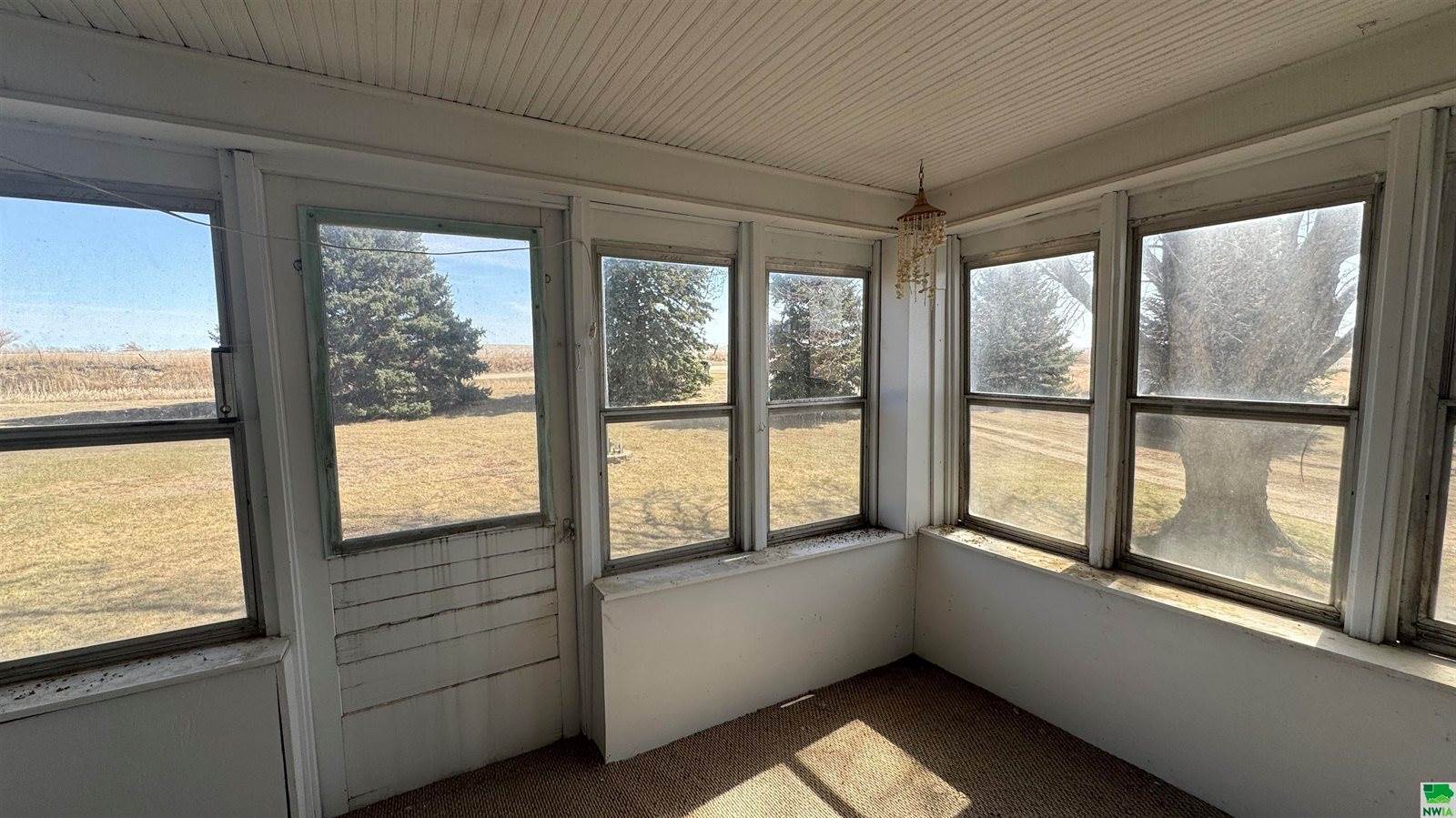 1661 Hancock Ave, Moville, IA 51039