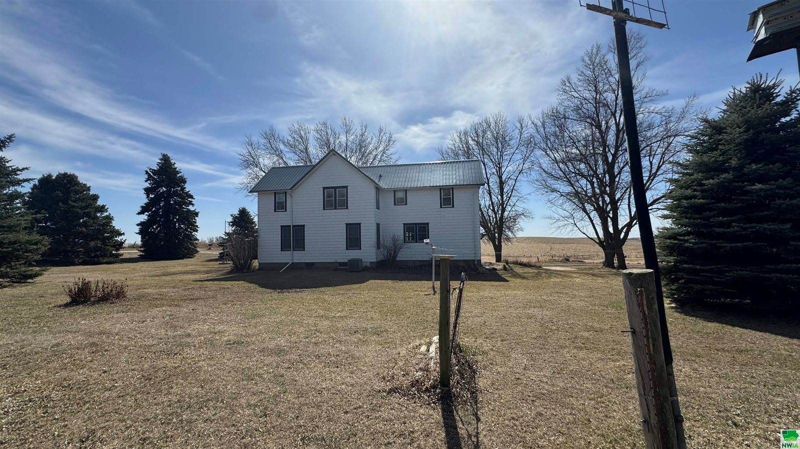 1661 Hancock Ave, Moville, IA 51039